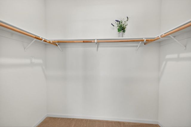 114 Barnhill Dr, Folsom, CA 95630