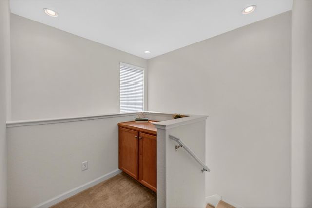 114 Barnhill Dr, Folsom, CA 95630