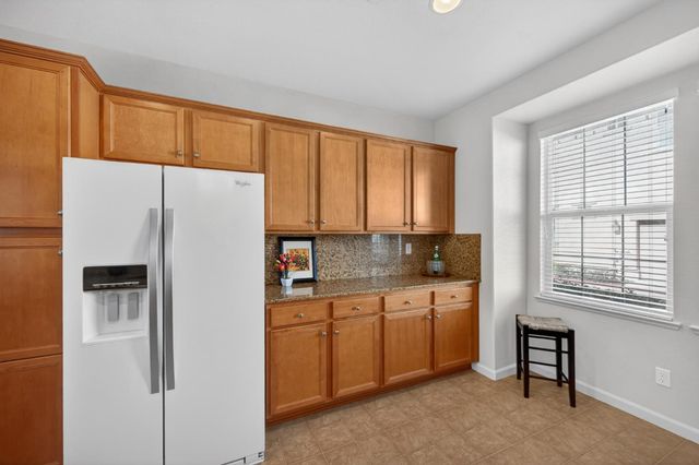 114 Barnhill Dr, Folsom, CA 95630