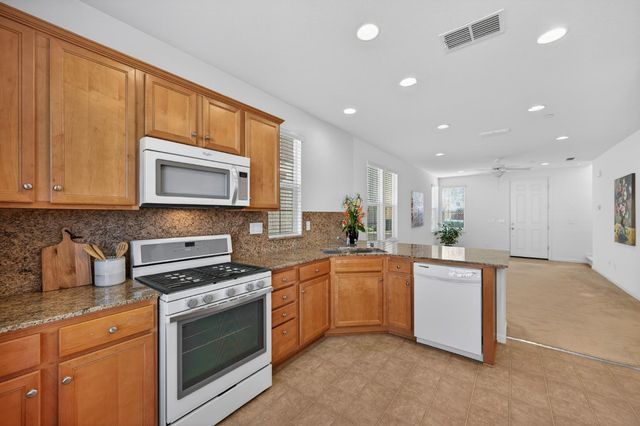 114 Barnhill Dr, Folsom, CA 95630