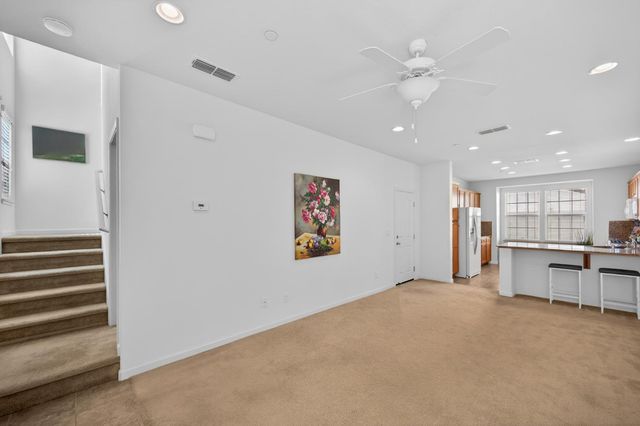 114 Barnhill Dr, Folsom, CA 95630