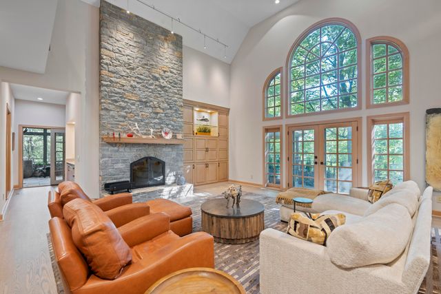 1960 Edenderry Drive, Fort Mitchell, KY 41017