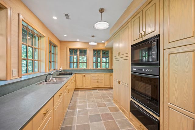 1960 Edenderry Drive, Fort Mitchell, KY 41017