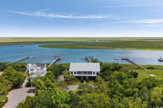 315 Lofton Ct., Mcclellanville, SC 29458