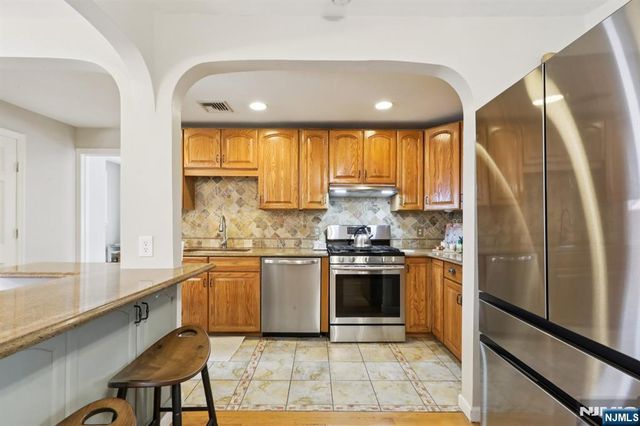 21 Rowe Street, Bloomfield, NJ 07003