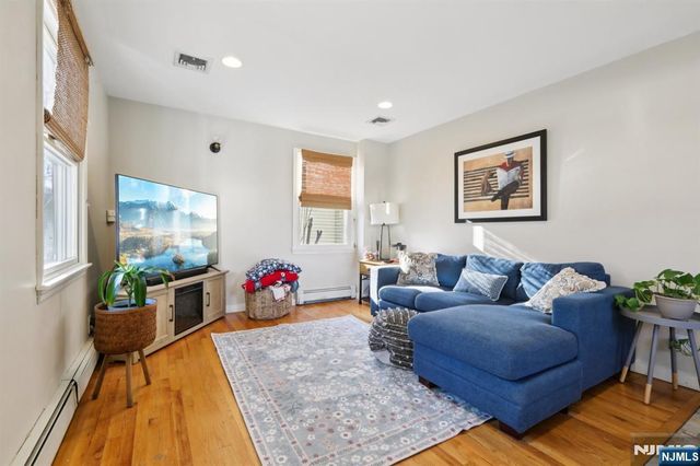 21 Rowe Street, Bloomfield, NJ 07003