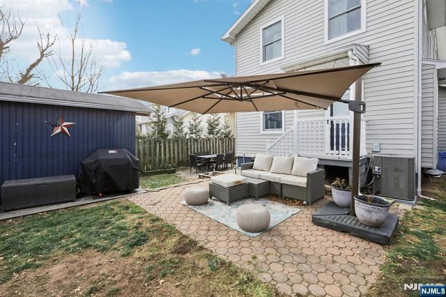 21 Rowe Street, Bloomfield, NJ 07003