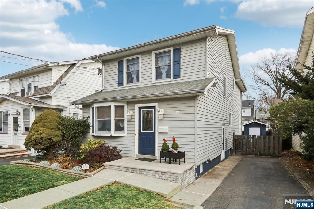 21 Rowe Street, Bloomfield, NJ 07003