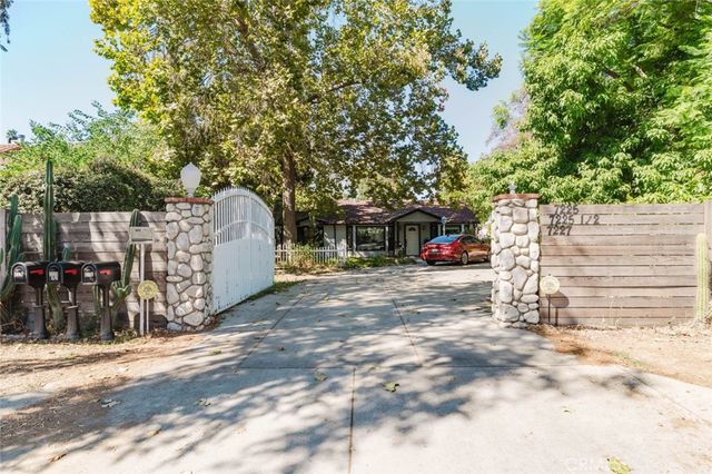 7227 Forbes Avenue, Lake Balboa, CA 91406
