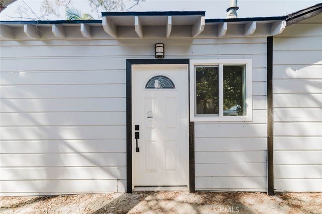 7227 Forbes Avenue, Lake Balboa, CA 91406
