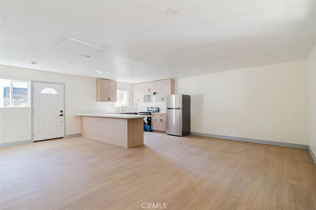 7227 Forbes Avenue, Lake Balboa, CA 91406