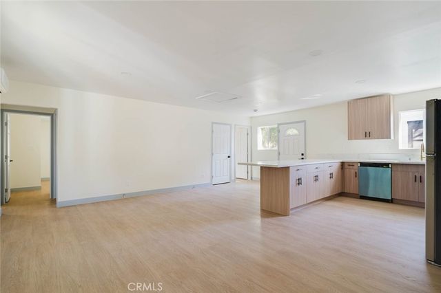 7227 Forbes Avenue, Lake Balboa, CA 91406