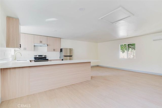 7227 Forbes Avenue, Lake Balboa, CA 91406
