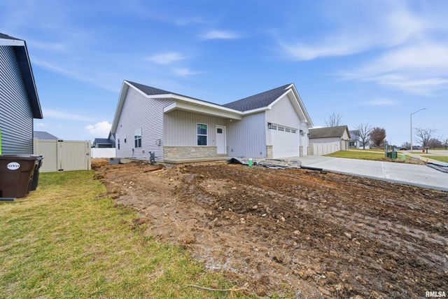 1303 W HILLCREST Drive, Chillicothe, IL 61523