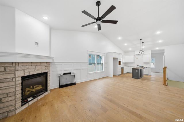 1303 W HILLCREST Drive, Chillicothe, IL 61523