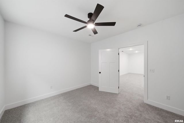 1303 W HILLCREST Drive, Chillicothe, IL 61523