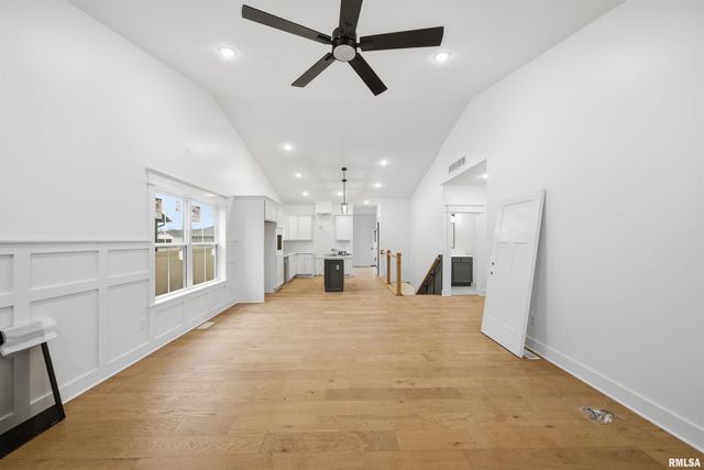 1303 W HILLCREST Drive, Chillicothe, IL 61523