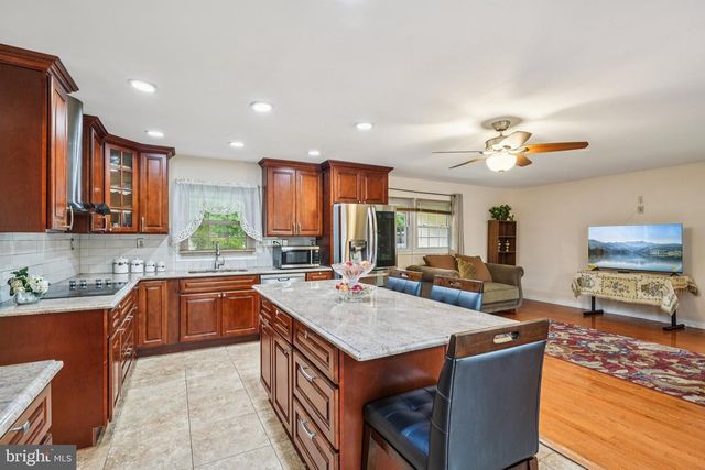 146 TYLER DR, Willingboro, NJ 08046