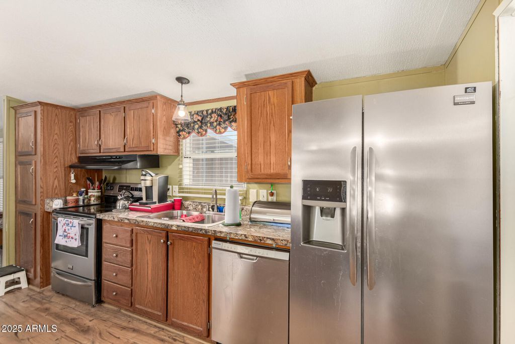 Image 11 of property listing at 2650 W UNION HILLS Drive OFC, Phoenix, AZ 85027