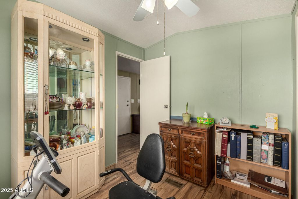 Image 17 of property listing at 2650 W UNION HILLS Drive OFC, Phoenix, AZ 85027