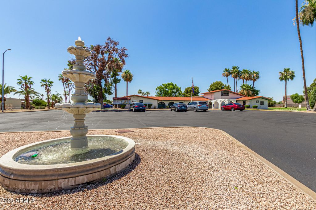 Image 22 of property listing at 2650 W UNION HILLS Drive OFC, Phoenix, AZ 85027