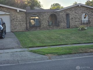 912 Kenbrook Drive, Vandalia, OH 45377