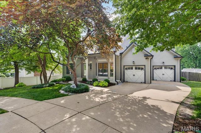 442 Woodlawn Grove Lane, Kirkwood, MO 63122