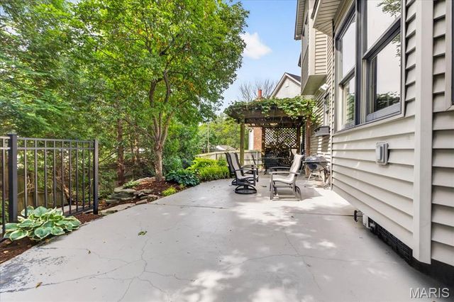442 Woodlawn Grove Lane, Kirkwood, MO 63122