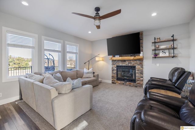 5724 S 167 Avenue, Omaha, NE 68135