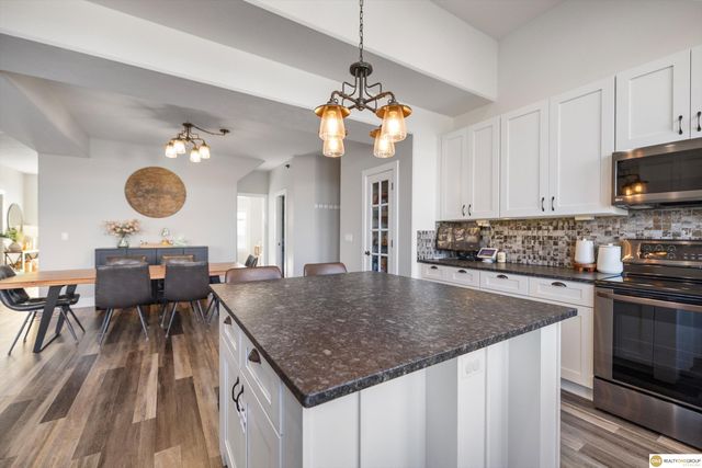 5724 S 167 Avenue, Omaha, NE 68135