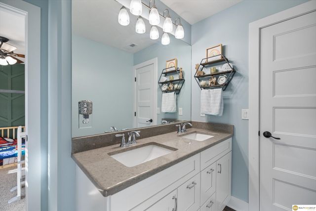 5724 S 167 Avenue, Omaha, NE 68135