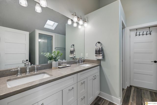 5724 S 167 Avenue, Omaha, NE 68135