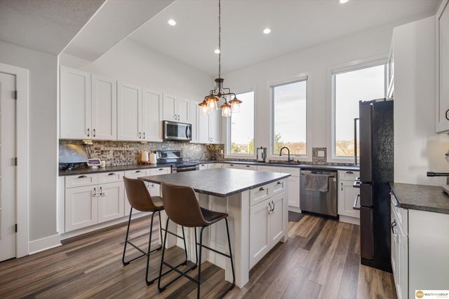 5724 S 167 Avenue, Omaha, NE 68135