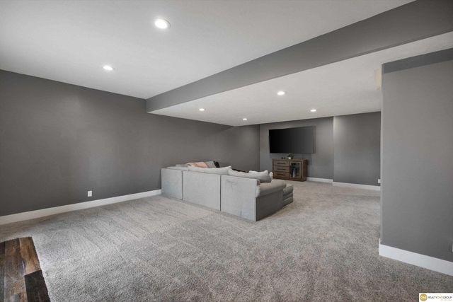 5724 S 167 Avenue, Omaha, NE 68135