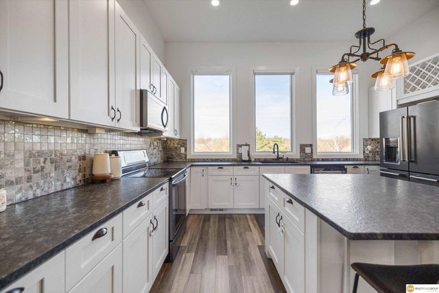 5724 S 167 Avenue, Omaha, NE 68135