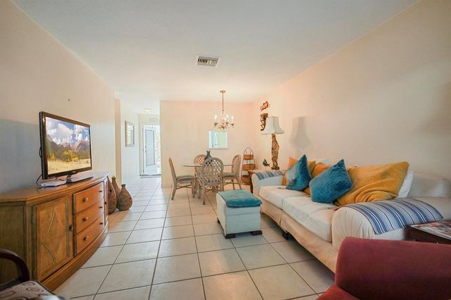 2222 NE 1st Way 204, Boynton Beach, FL 33435