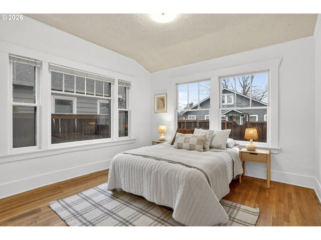 3415 Ne KILLINGSWORTH St, Portland, OR 97211