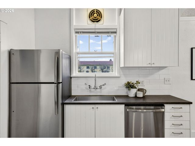 3415 Ne KILLINGSWORTH St, Portland, OR 97211