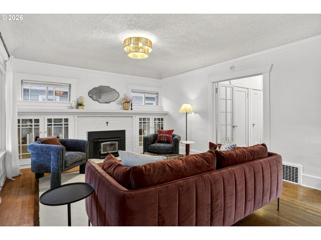 3415 Ne KILLINGSWORTH St, Portland, OR 97211