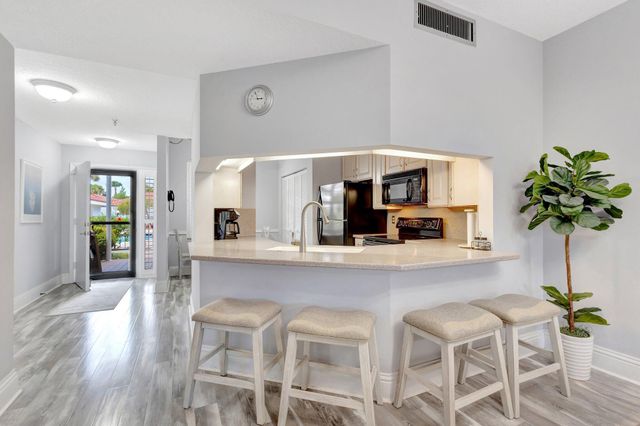 200 Waterway Road 109, Tequesta, FL 33469