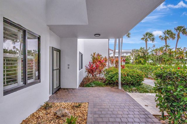 200 Waterway Road 109, Tequesta, FL 33469