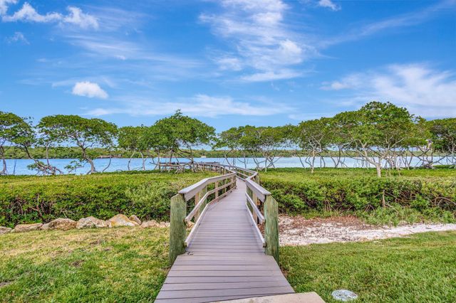 200 Waterway Road 109, Tequesta, FL 33469