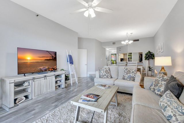 200 Waterway Road 109, Tequesta, FL 33469