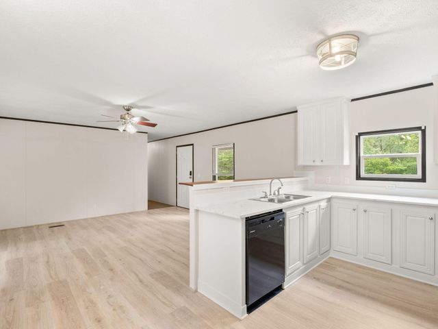 1334 Chaffee, Leesville, LA 71446