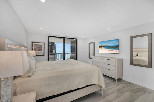 4551 Gulf Shore BLVD N # 1805, Naples, FL 34103