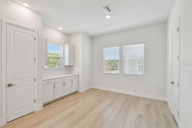 498 31ST WAY N, St Petersburg, FL 33713