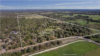 221 Old Waelder RD, Flatonia, TX 78941