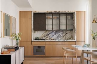 135 E 47th St Apt 22A, New York City, NY 10017