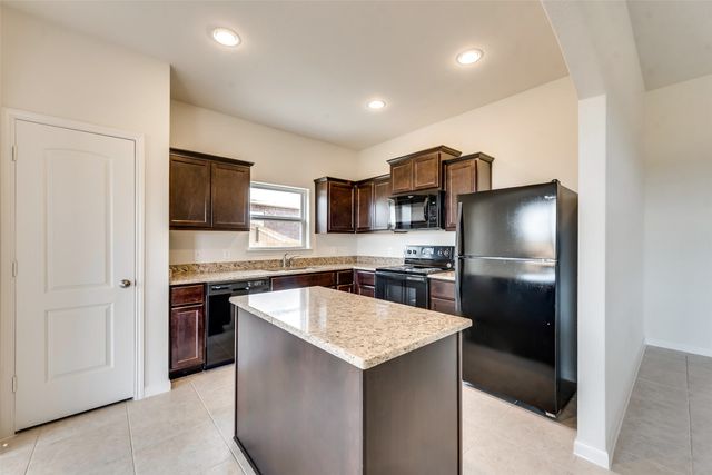 905 Summer Stream Road, Denton, TX 76207