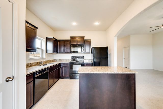 905 Summer Stream Road, Denton, TX 76207